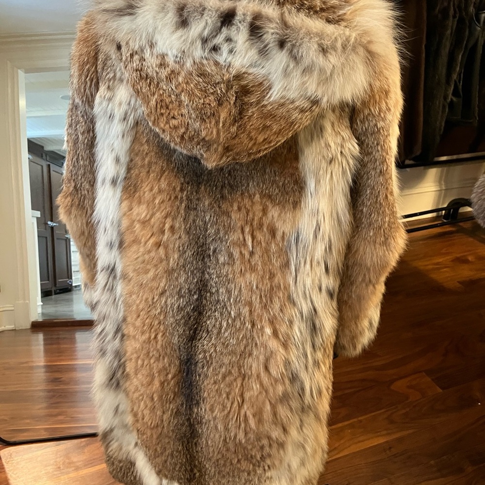 Vintage Real Lynx Fur Coat with Hood - Picture 3 of 9
